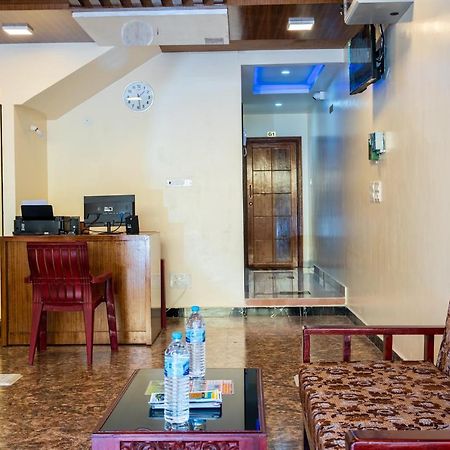 Le Suresh Guest House Pondicherry Exteriör bild
