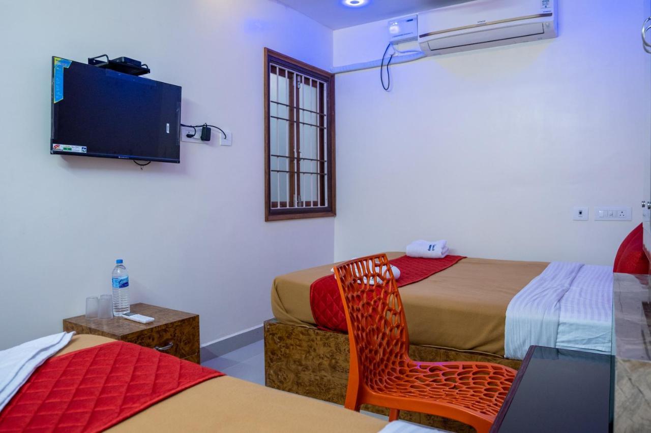 Le Suresh Guest House Pondicherry Exteriör bild
