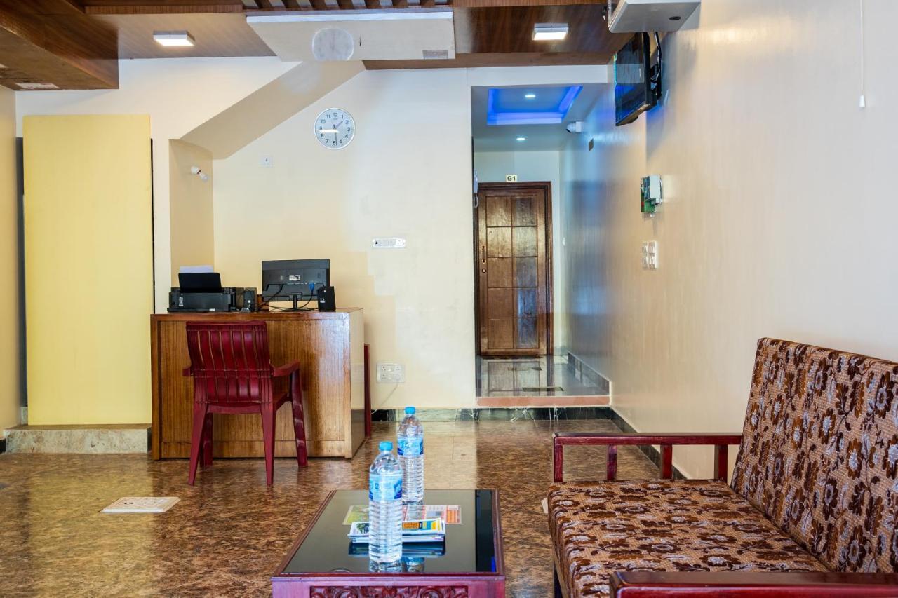 Le Suresh Guest House Pondicherry Exteriör bild