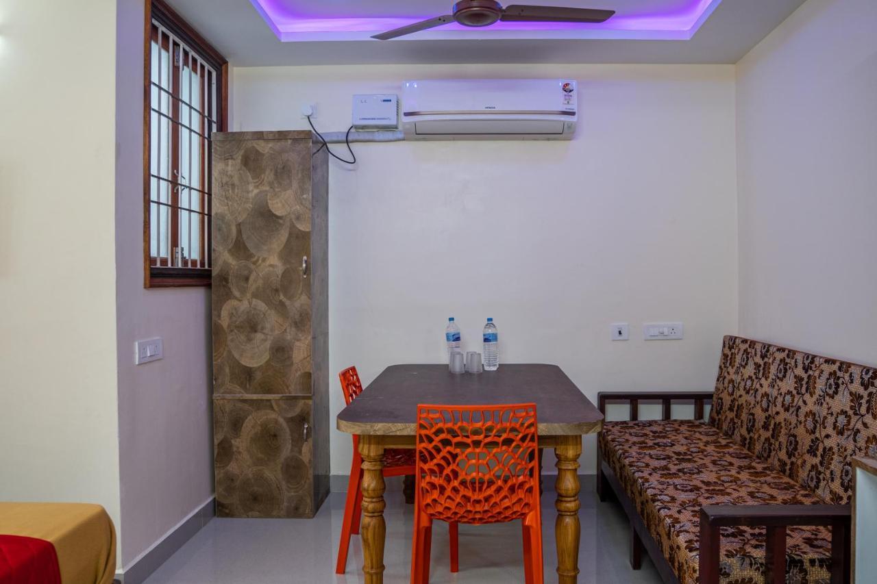 Le Suresh Guest House Pondicherry Exteriör bild