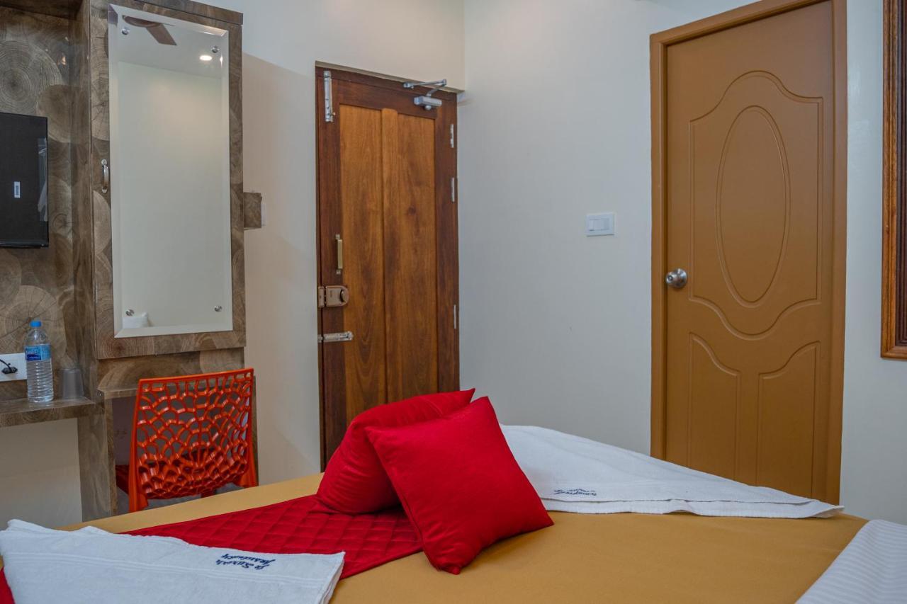 Le Suresh Guest House Pondicherry Exteriör bild