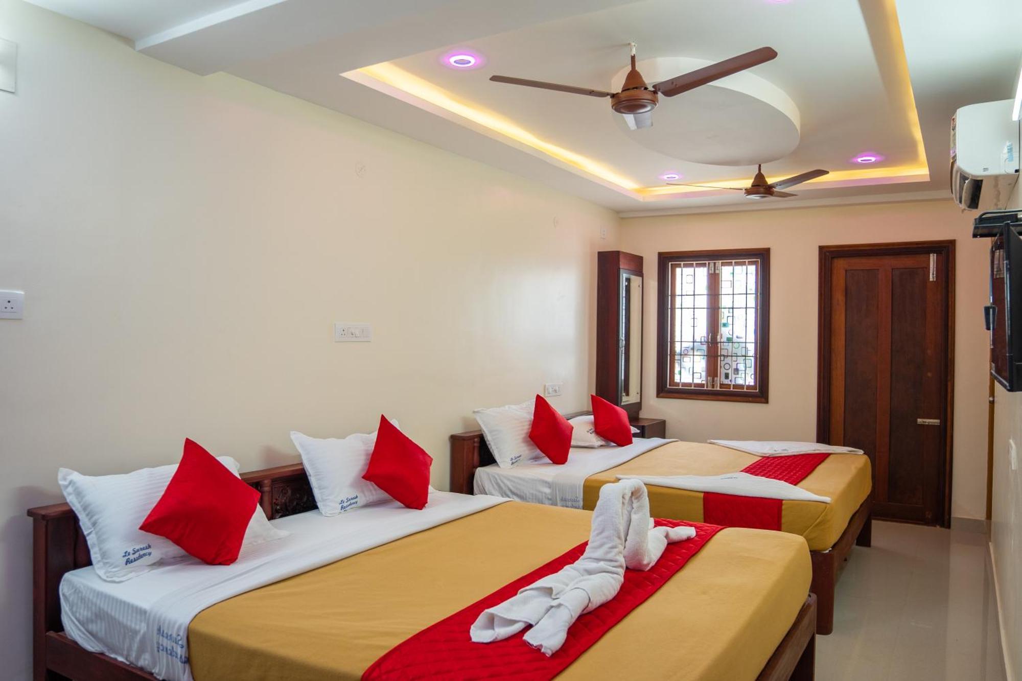 Le Suresh Guest House Pondicherry Exteriör bild